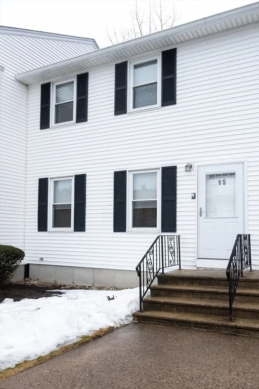 Unit for sale at 200 Lambert Ter, Chicopee, MA 01020