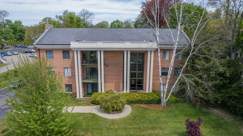 Unit for sale at 31 Church Grn, Taunton, MA 02780