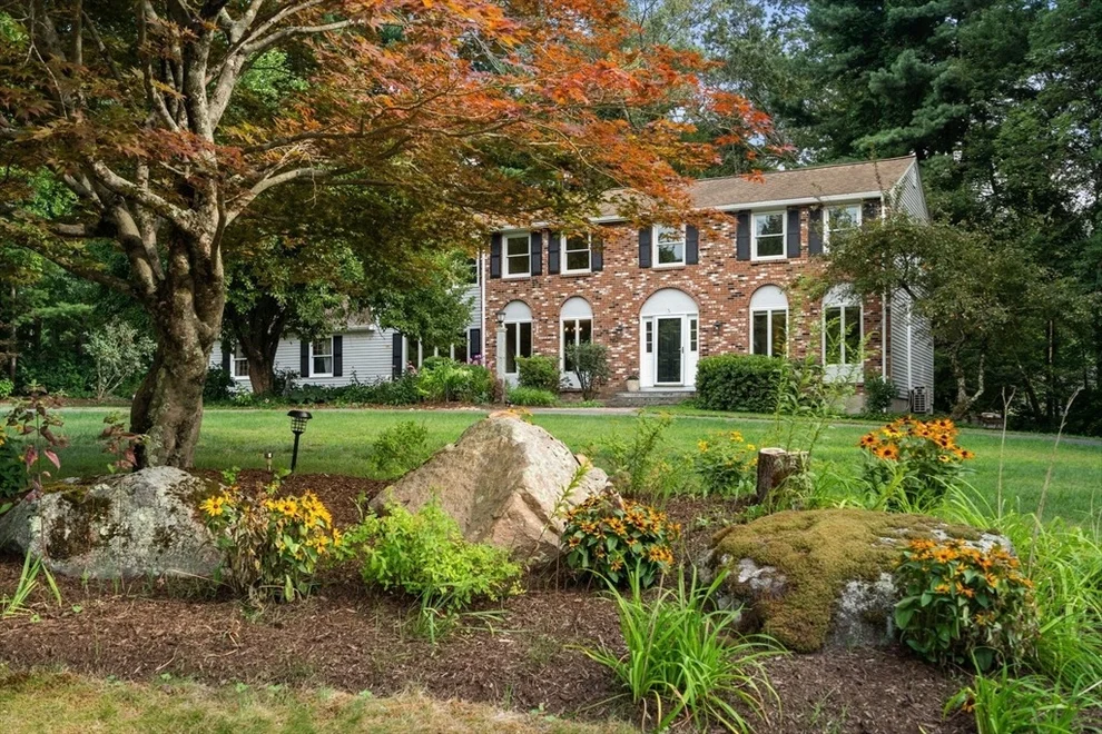 Unit for sale at 1 Pueblo Rd, Medfield, MA 02052