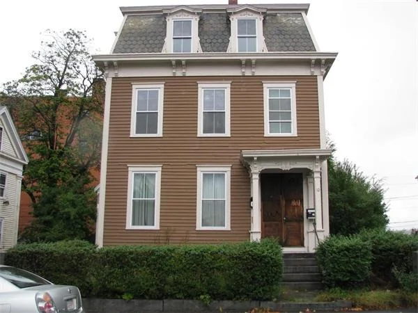 Unit for sale at 10 Sycamore St, Worcester, MA 01608