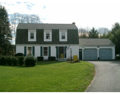 Unit for sale at 109 Pleasant St, Northborough, MA 01532