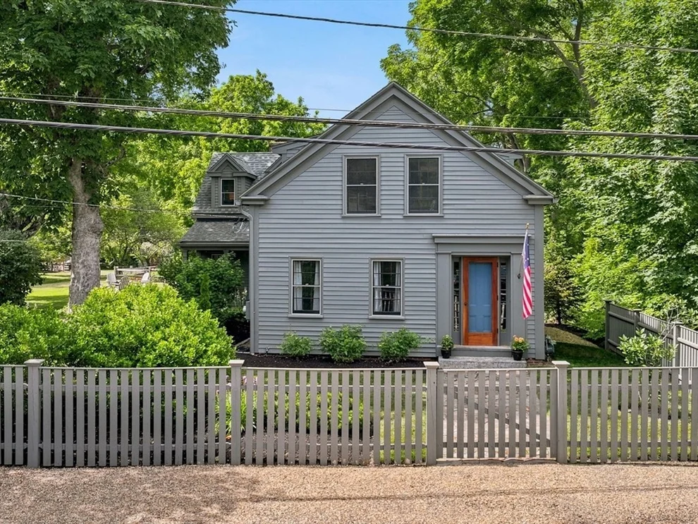 Unit for sale at 23 Rolfes Ln, Newbury, MA 01951