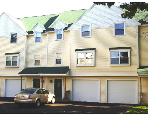 Unit for sale at 116 Turnpike Rd, Chelmsford, MA 01824