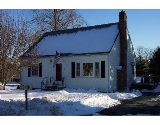 Unit for sale at 43 Hiawatha Rd, Woburn, MA 01801