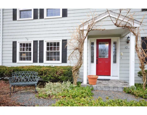 Unit for sale at 10 Old Wood Road, Framingham, MA 01701
