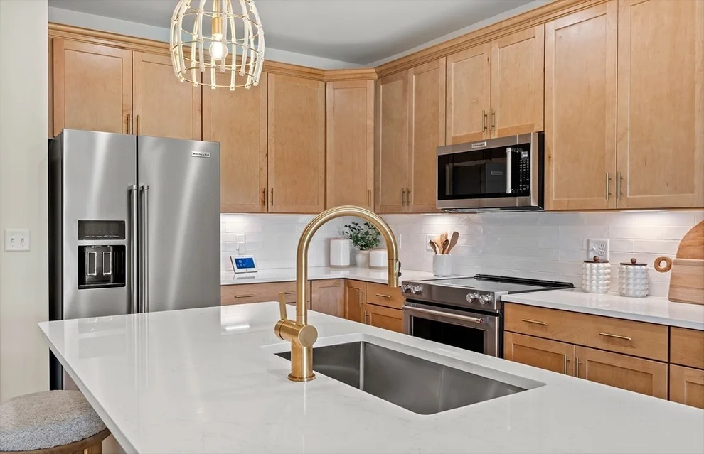 Unit for sale at 399 Neponset, Canton, MA 02021