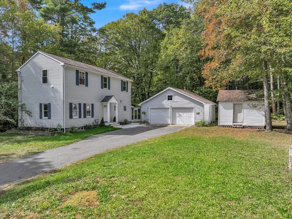 Unit for sale at 54 Mashapaug Rd, Holland, MA 01521