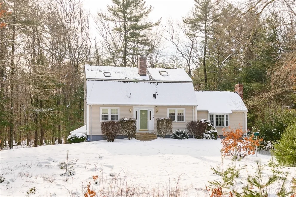 Unit for sale at 179 Meadowbrook Rd, Hanover, MA 02339