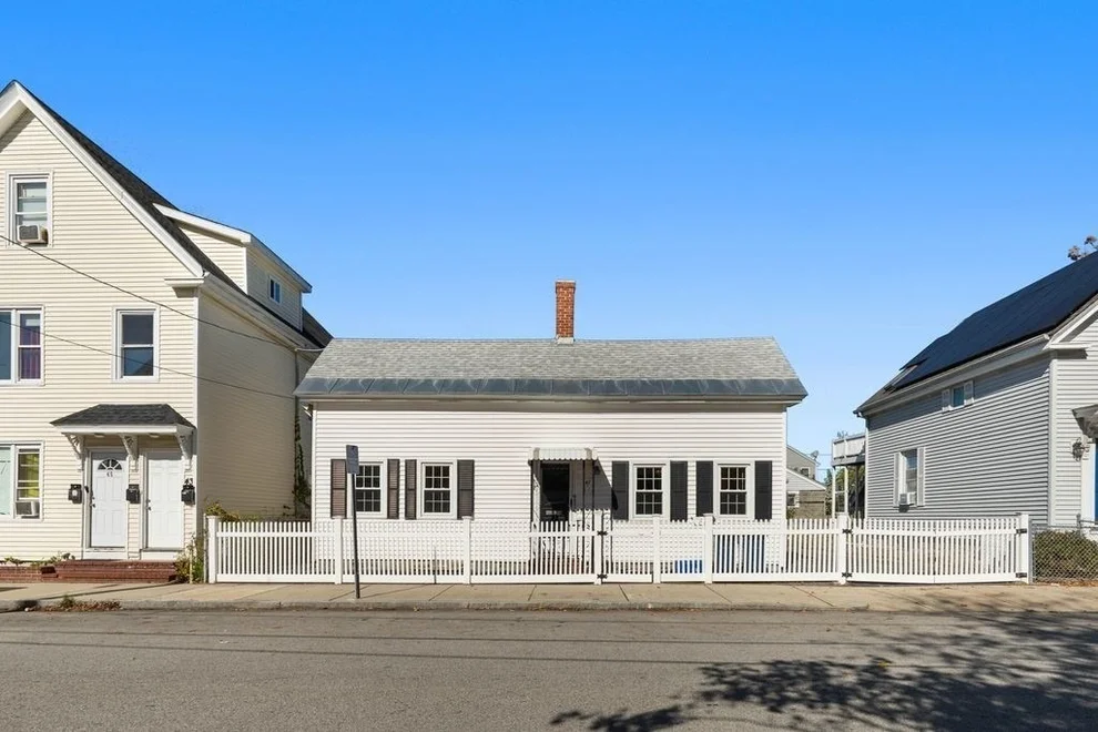 Unit for sale at 41 Durham St, Lawrence, MA 01843