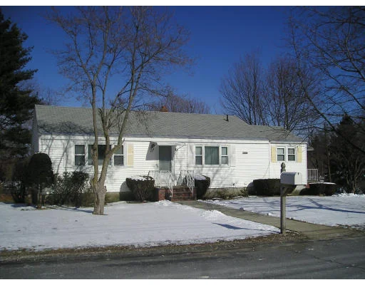 Unit for sale at 47 Robinson Rd, Woburn, MA 01801