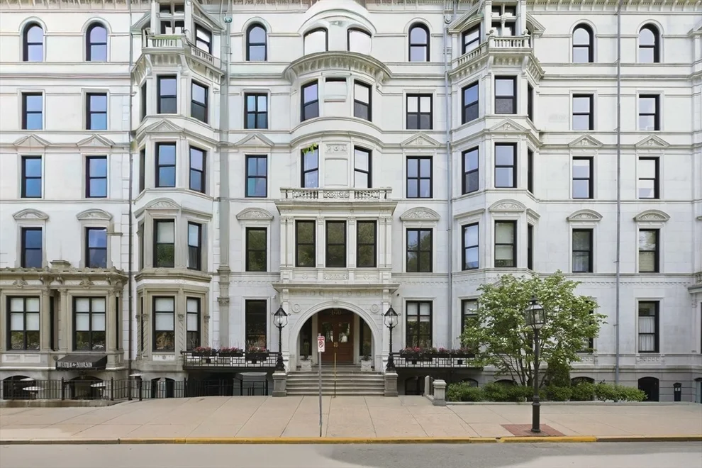 Unit for sale at 160 Commonwealth Ave, Boston, MA 02116