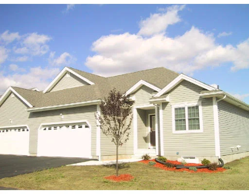 Unit for sale at 15 Oakhill Circle, Chicopee, MA 01020