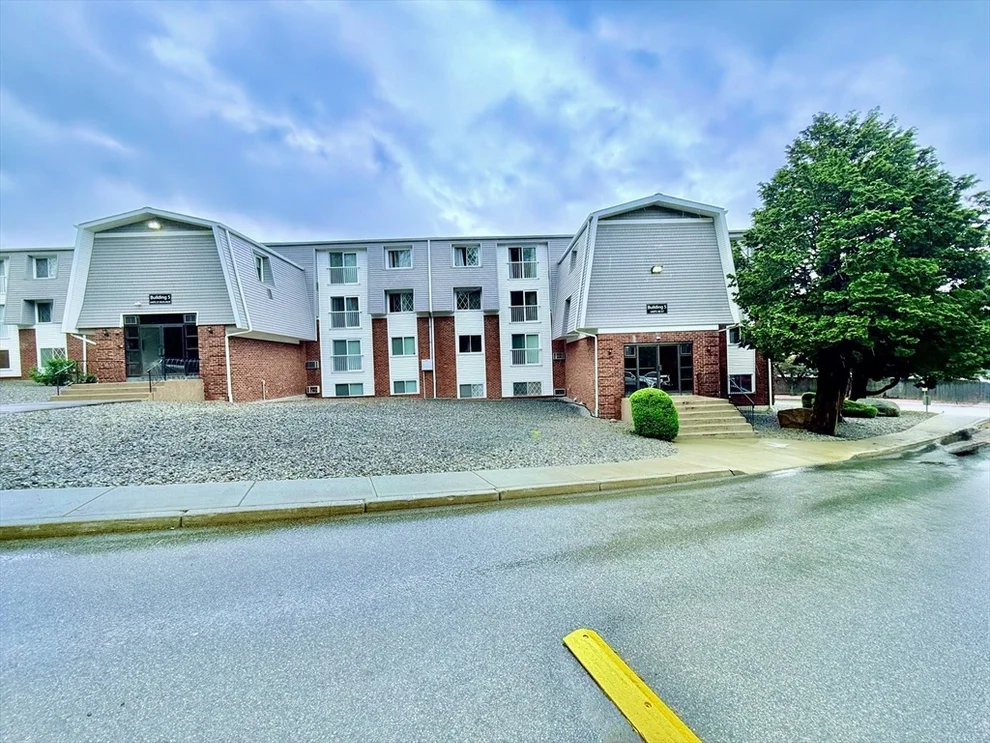 Unit for sale at 300 Smithfield Rd, North Providence, RI 02904