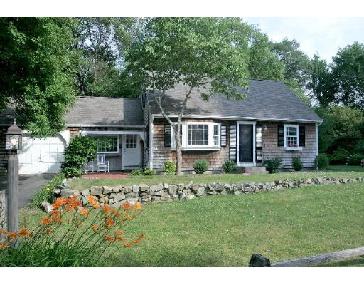 Unit for sale at 8 Briarwood Lane, Scituate, MA 02066