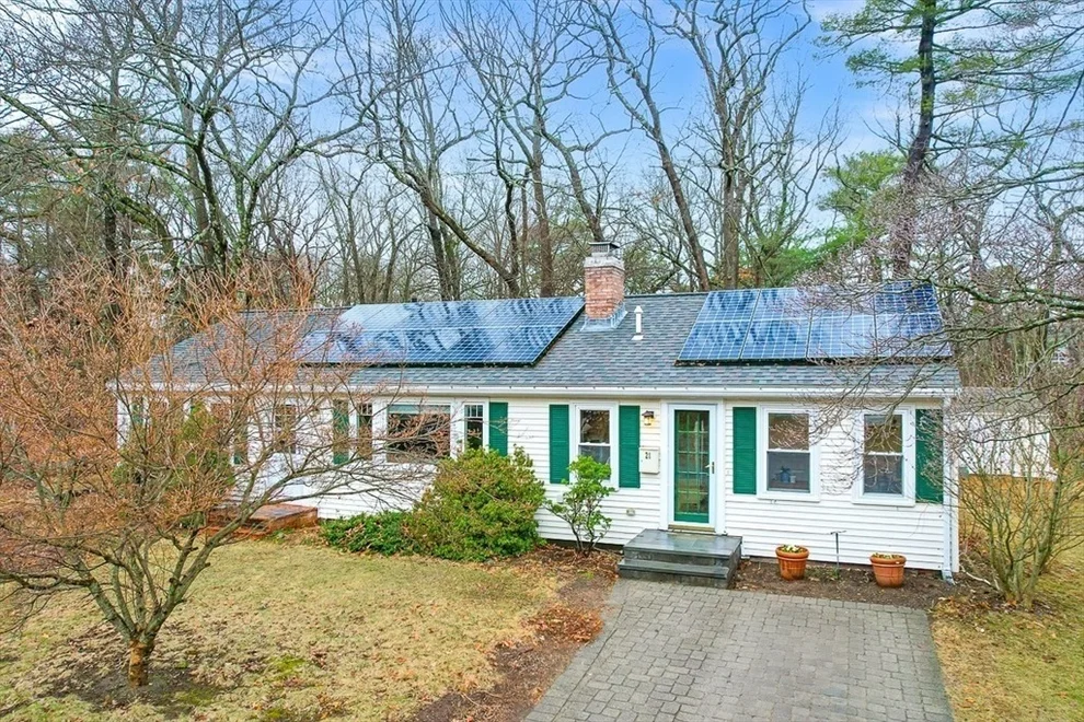 Unit for sale at 21 Edgewater Park, Newton, MA 02466