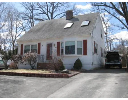 Unit for sale at 35 Oneida Ave, Worcester, MA 01606