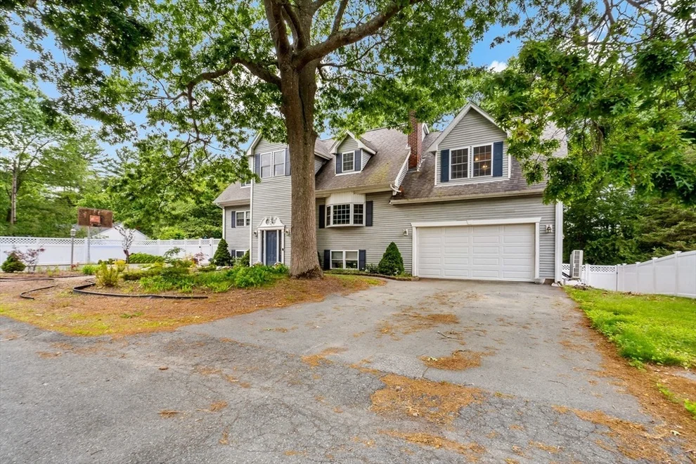 Unit for sale at 22 Pat-Ree Dr, Taunton, MA 02718