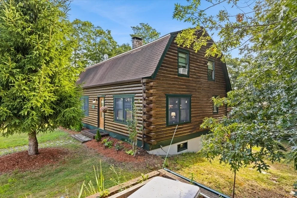 Unit for sale at 13 Skylark Ave, Plymouth, MA 02360