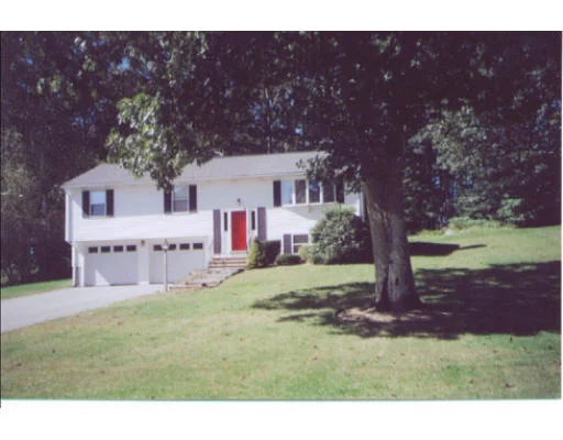Unit for sale at 4 Westhollow Ln, Webster, MA 01570