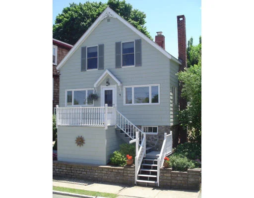 Unit for sale at 4 Cheval Ave, Salem, MA 01970