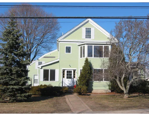 Unit for sale at 977 Trapelo Rd, Waltham, MA 02452