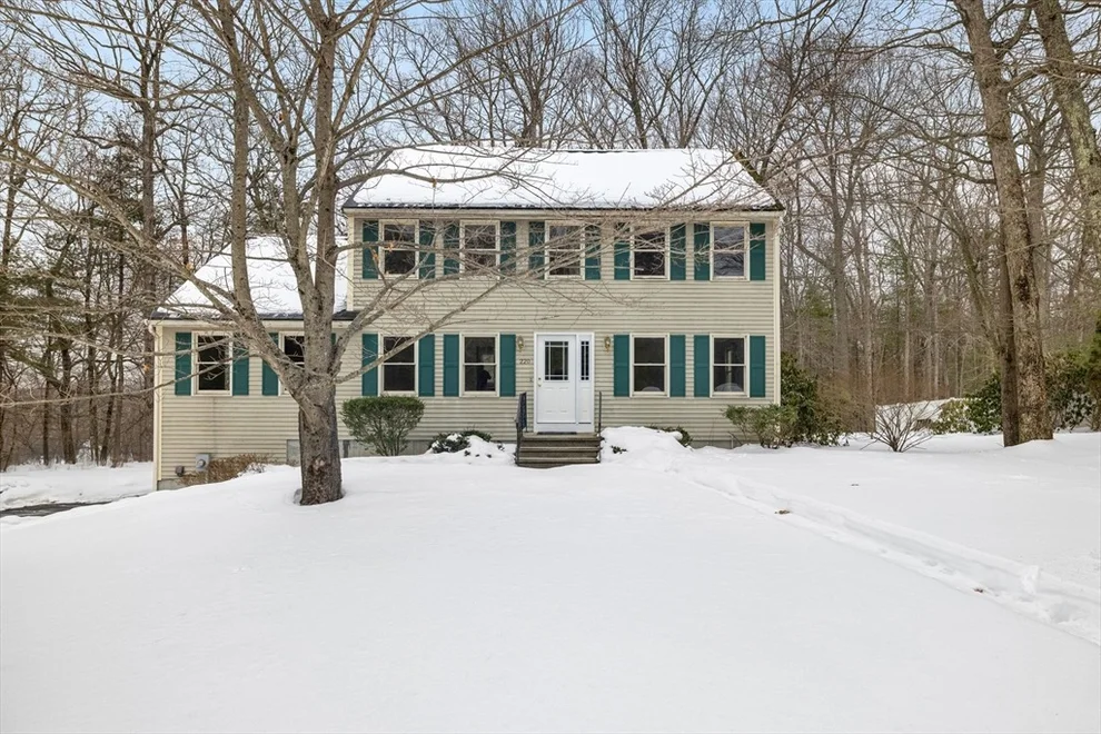 Unit for sale at 220 Alana Dr, Northbridge, MA 01534