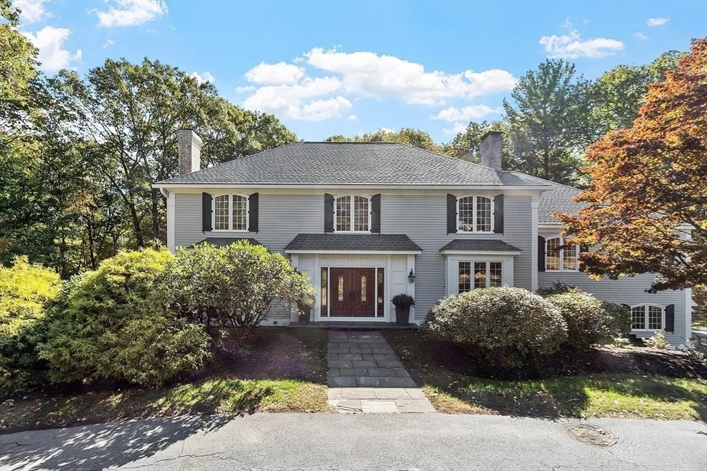 Unit for sale at 9 Garland Rd, Lincoln, MA 01773