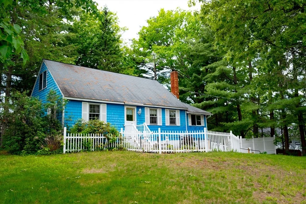 Unit for sale at 84 Hemlock Dr, Fitchburg, MA 01420