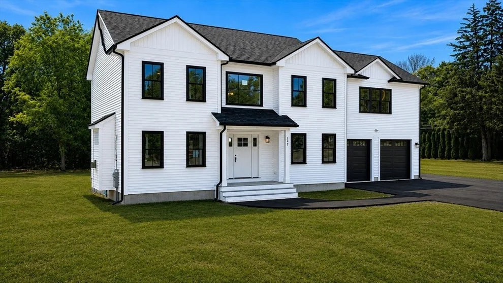 Unit for sale at 247 Braley Hill Rd, Rochester, MA 02770