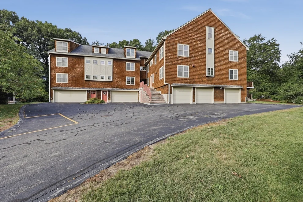 Unit for sale at 7 Stephen Lane Drive, Bedford, MA 01730