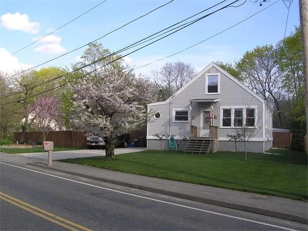 Unit for sale at 9 Ledge Rd, Seekonk, MA 02771