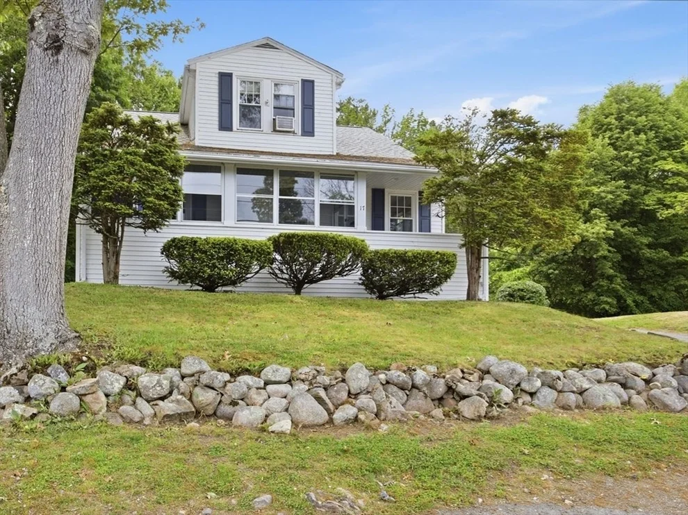 Unit for sale at 17 Great Pond Rd, Weymouth, MA 02190