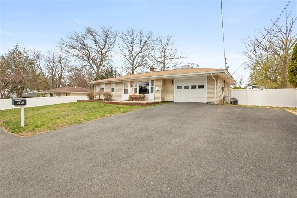 Unit for sale at 201 Caroline Dr, Bellingham, MA 02019