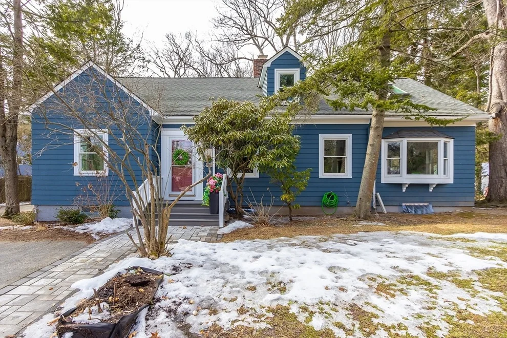 Unit for sale at 663 Greendale Ave, Needham, MA 02492