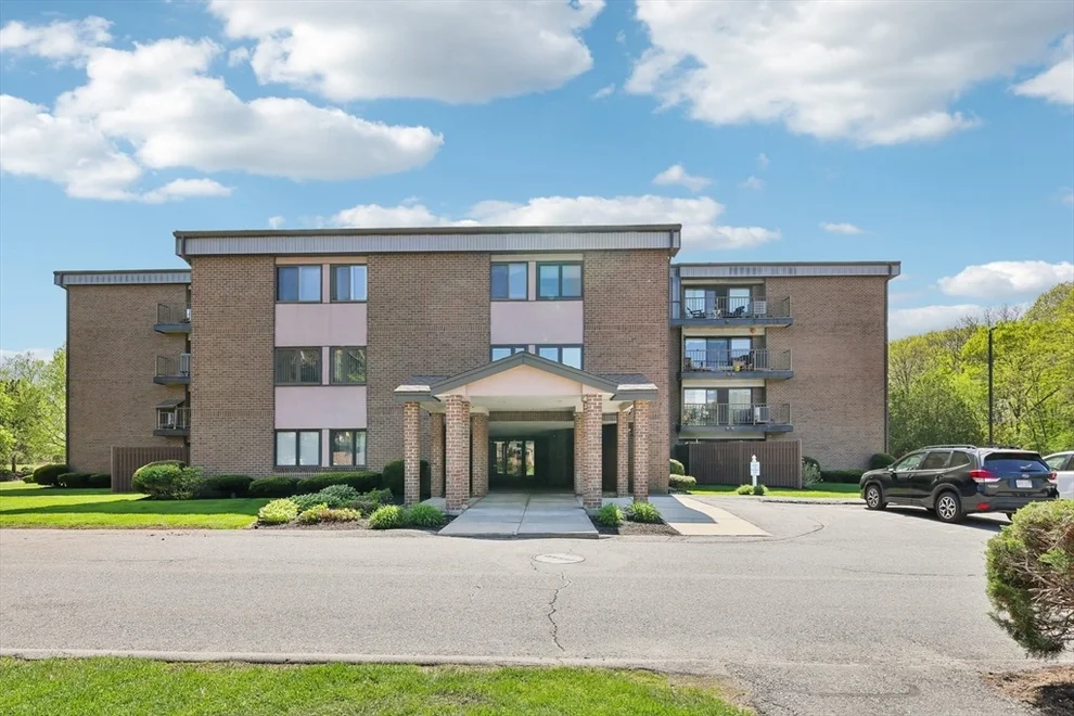 Unit for sale at 2 Ledgewood Way, Peabody, MA 01960