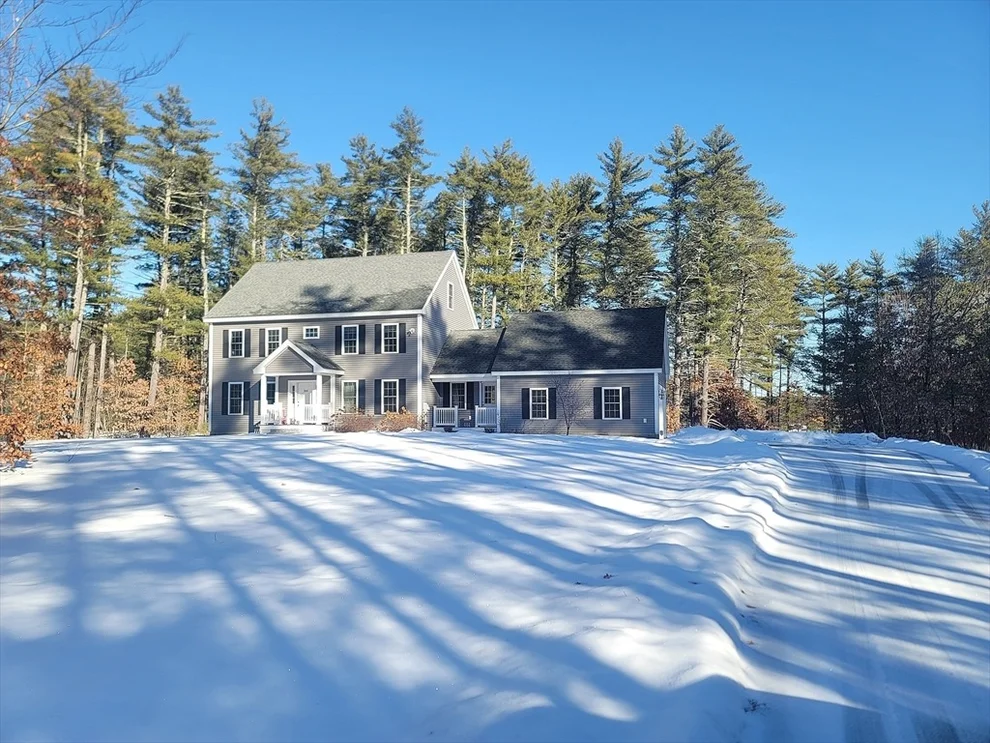 Unit for sale at 359 Main St, Townsend, MA 01469