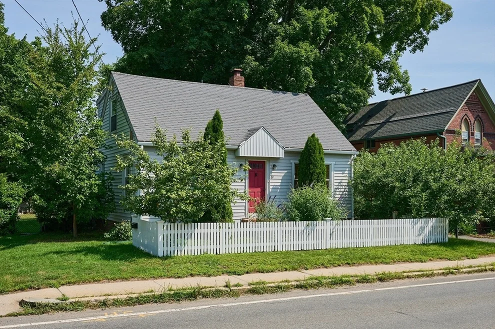 Unit for sale at 19 Finn Street, Northampton, MA 01060