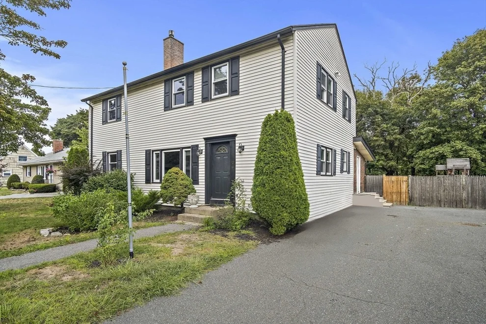 Unit for sale at 26 Vista Dr, Danvers, MA 01923