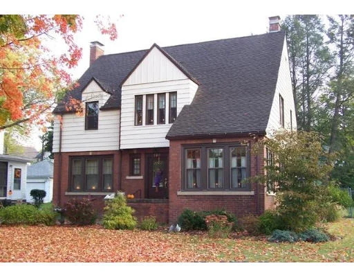 Unit for sale at 160 Shefford St, Springfield, MA 01107