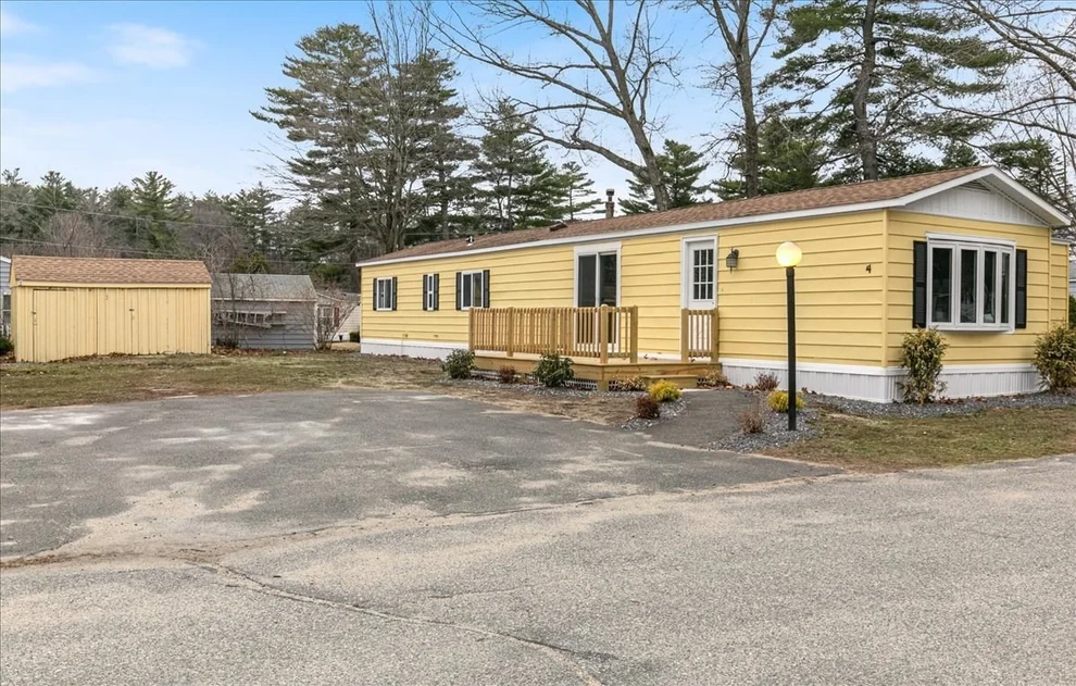 Unit for sale at 4 Lisa Cir, Merrimac, MA 01860