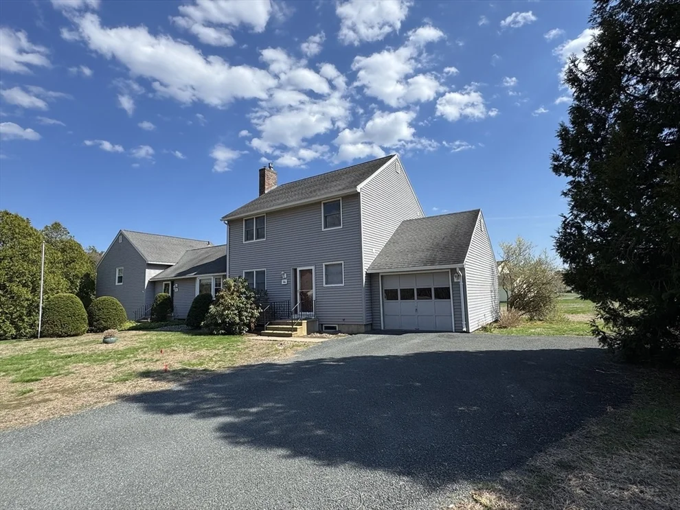Unit for sale at 4 Meadow Oak Ln, Deerfield, MA 01373