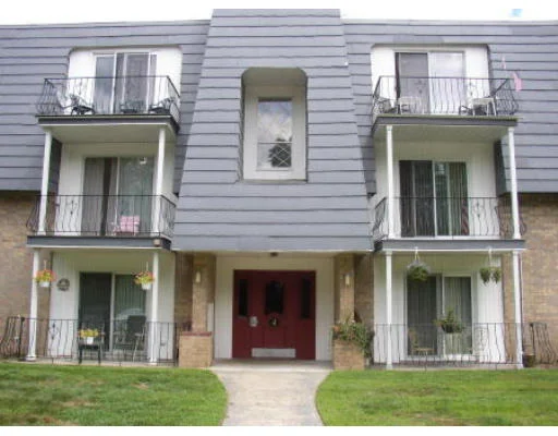 Unit for sale at 4 Kennedy Lane, Milford, MA 01757