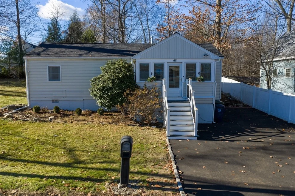 Unit for sale at 68 Upland Rd, Marlborough, MA 01752