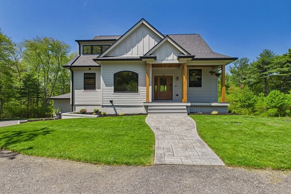 Unit for sale at 19 Stagecoach Rd, Westport, MA 02790