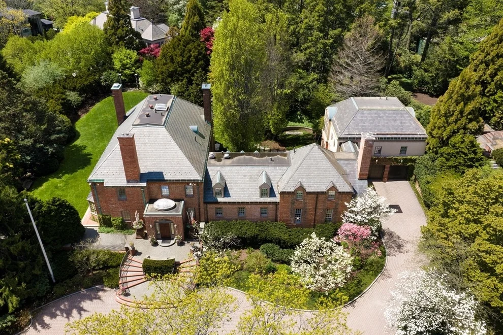 Unit for sale at 40 Singletree Rd, Brookline, MA 02467