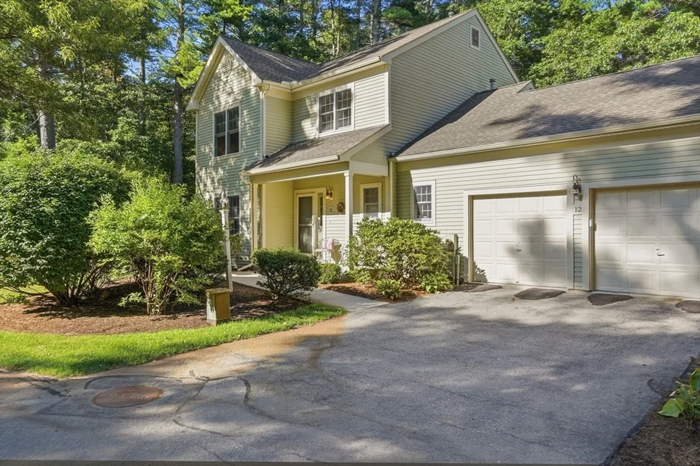 Unit for sale at 12 Chestnut Ln, Bedford, MA 01730