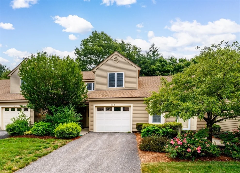 Unit for sale at 923 Ridgefield Cir, Clinton, MA 01510