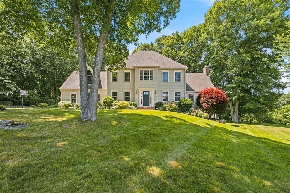 Unit for sale at 14 Greystone Lane, Hopkinton, MA 01748