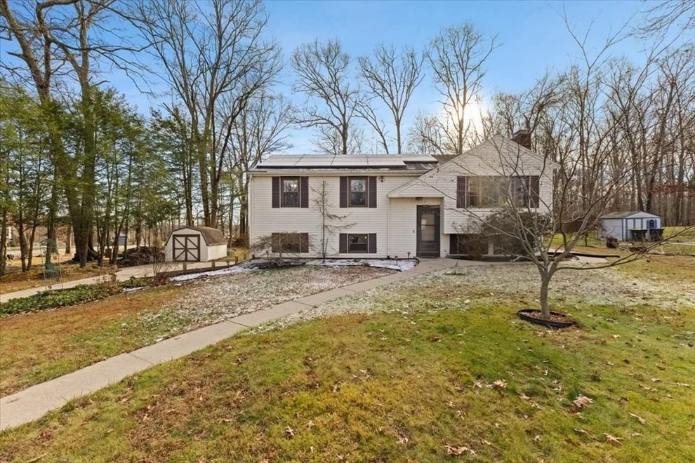 Unit for sale at 4 Little Tree Ln, Bellingham, MA 02019