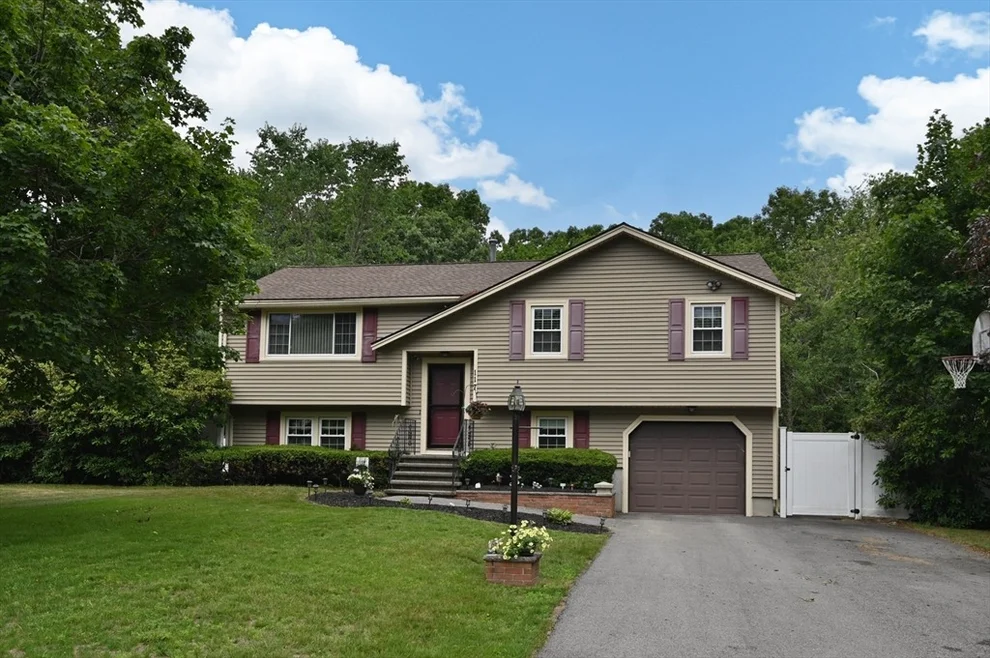 Unit for sale at 117 Rolling Ridge Ln, Methuen, MA 01844